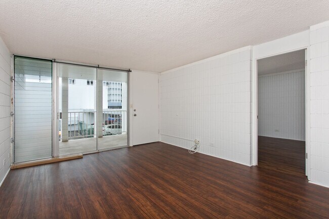 Building Photo - Haiku Hale - 3 bedroom, 2 bathroom, 1 park...