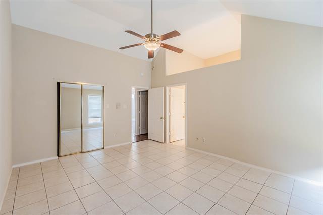 Building Photo - 313 Meadowood Ln