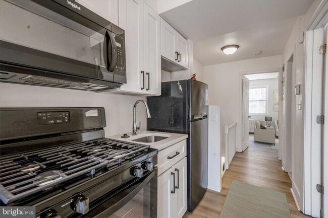 Building Photo - 2538 9th St NW