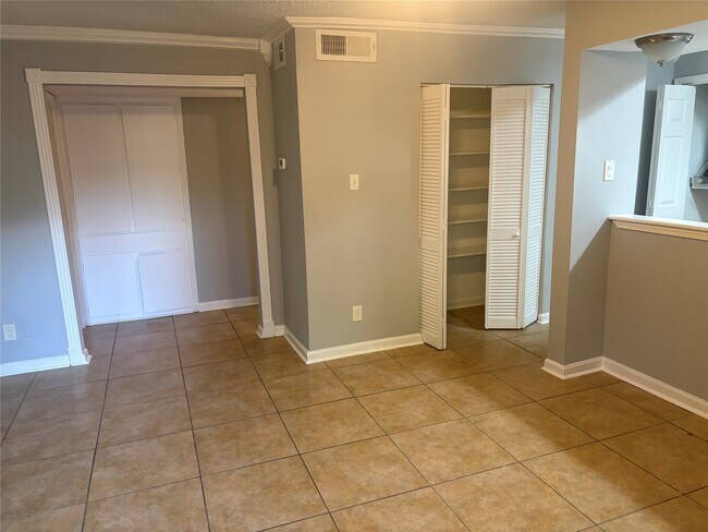 Building Photo - 5628 Birchmont Dr