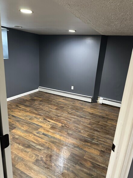 Building Photo - 522 Bayport Ave