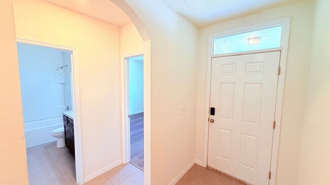 Building Photo - Available now! Amazing 4 Bedroom, 2 Bathroom Home in Wildwood!!