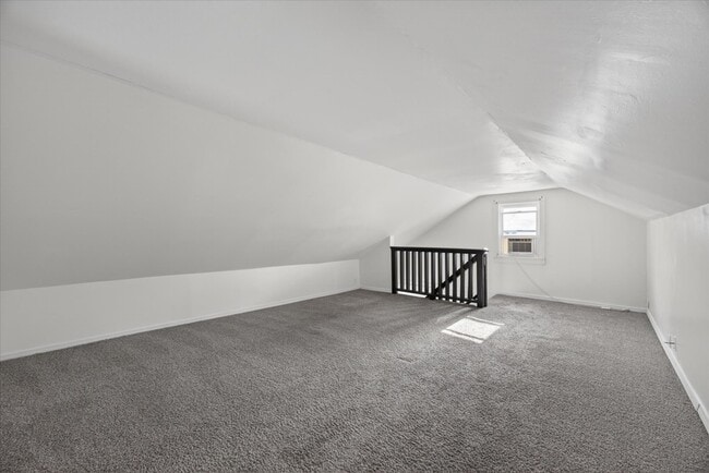 Building Photo - 2813 Faircourt St