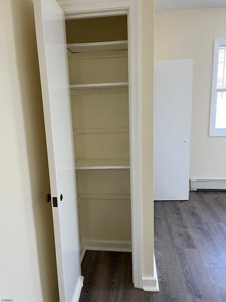 Building Photo - 16 N Sacramento Ave