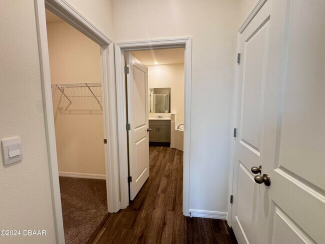 Building Photo - 341 Merimont Ln