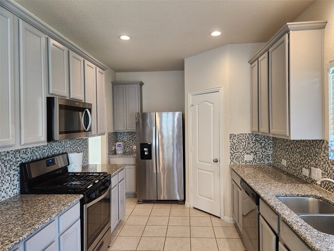 Building Photo - 12708 S Shore Dr