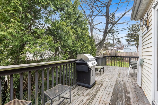 Building Photo - 26 Davenport Ave