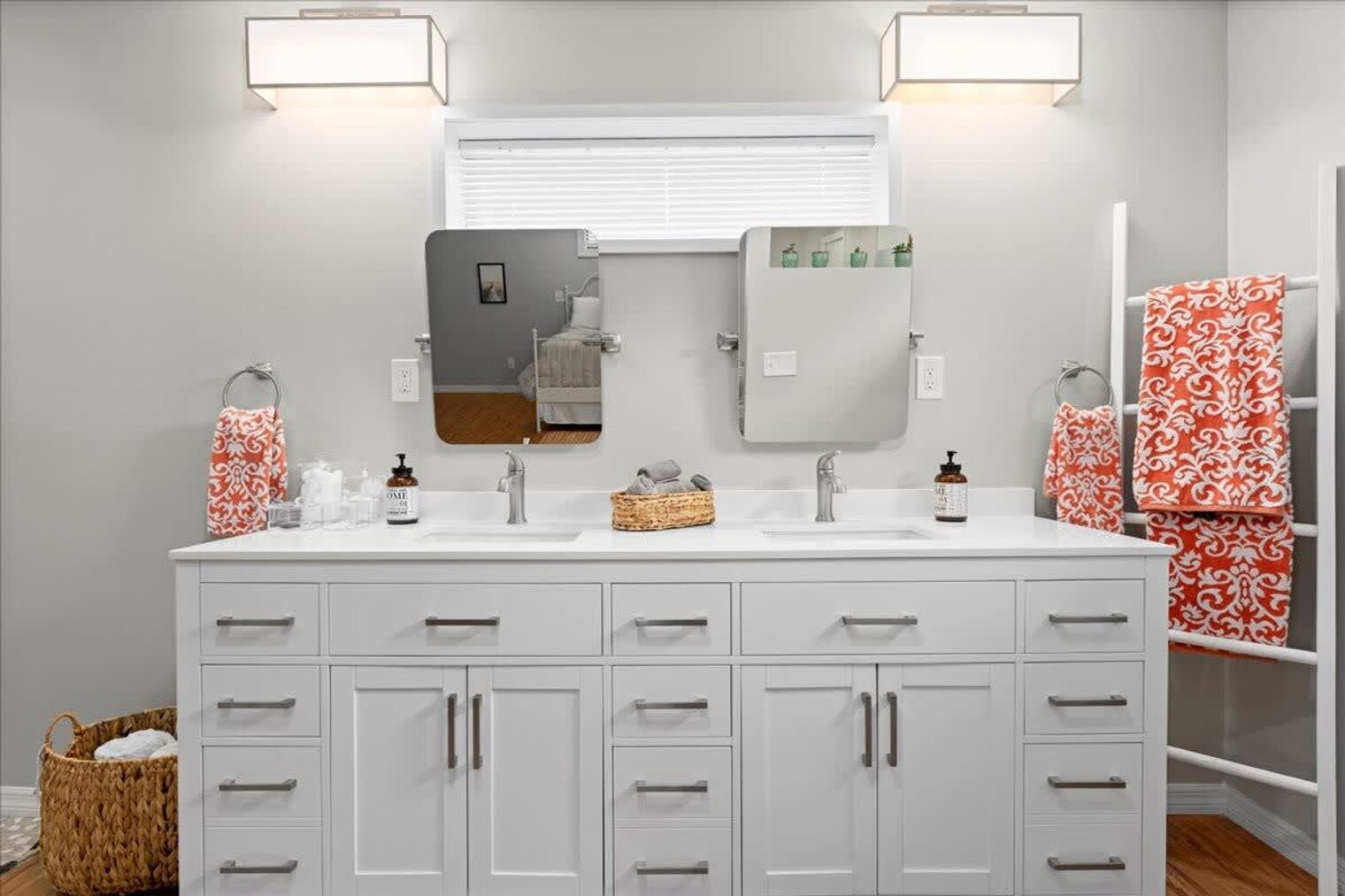 Building Photo - 1345 Bayshore Dr