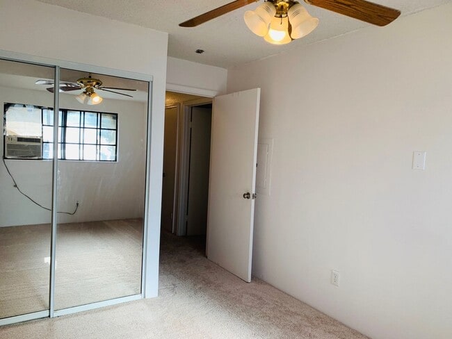 Building Photo - Great 2bd/1ba unit with 2 parking stalls at Pae Ko Gardens in Kapolei
