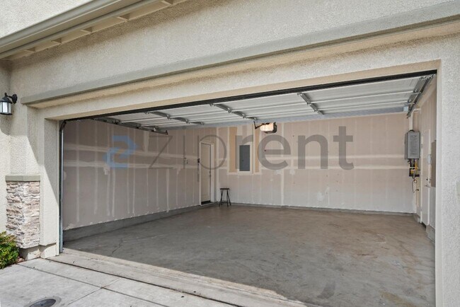 Building Photo - Unit