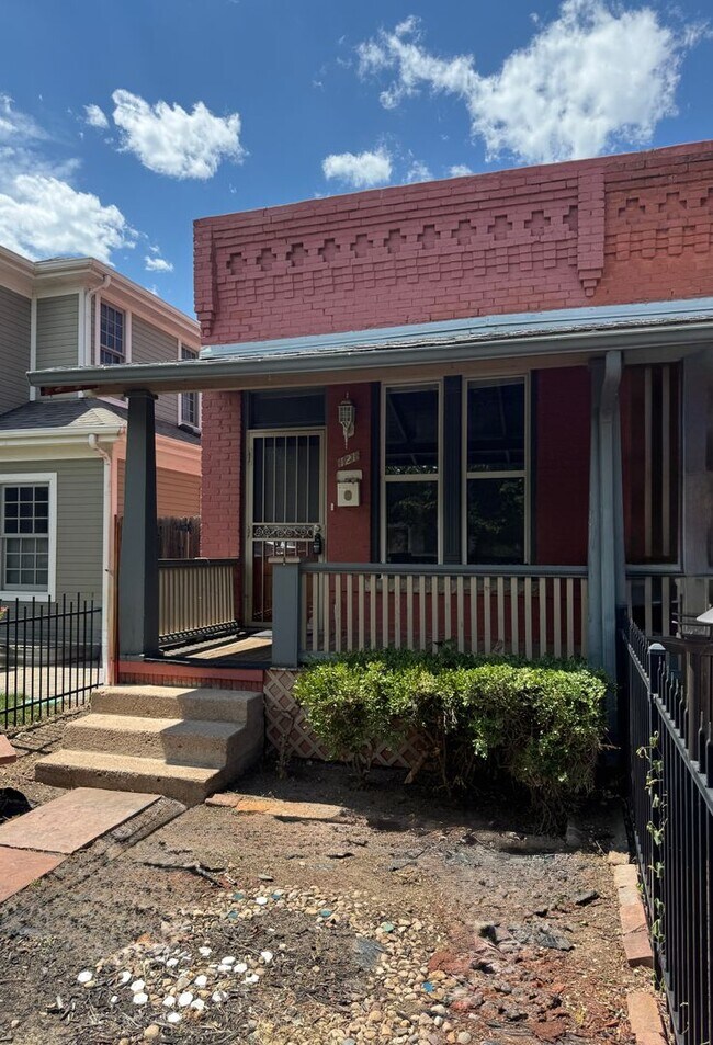 Building Photo - Beautifully Historic 1 Bed 1 Bath Denver R...