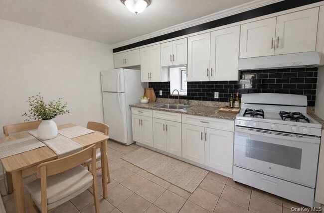 Building Photo - 35 Washington Ave N