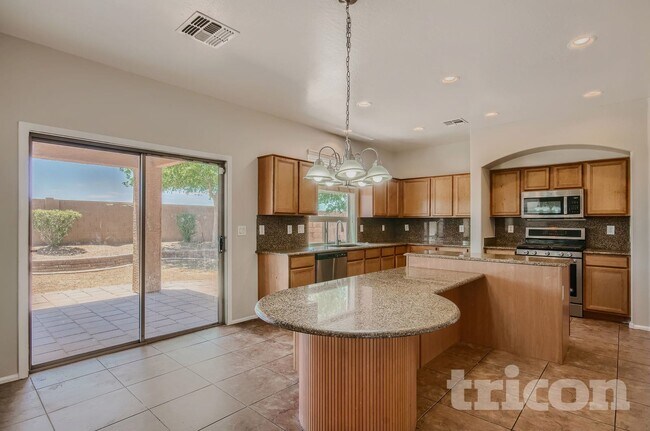 Building Photo - 1353 E Judi Dr