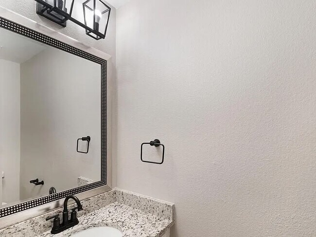 Building Photo - 4729 Woodhaven Ln, Haltom City, TX 76137