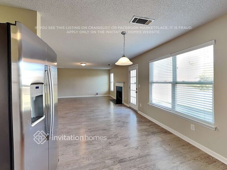 Building Photo - 3502 Rosebud Park Dr