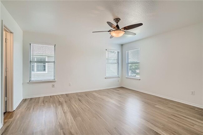 Building Photo - 1105 Fox Sparrow Cove