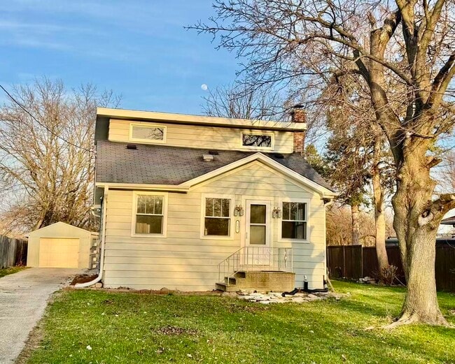 Building Photo - 519 N Park St