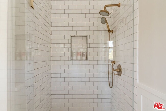 Building Photo - 231 S Thurston Ave