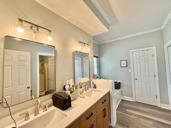 Building Photo - Spacious 3BD, 2.5BA Raleigh Home with First Floor Primary Bedroom & Fenced Yard