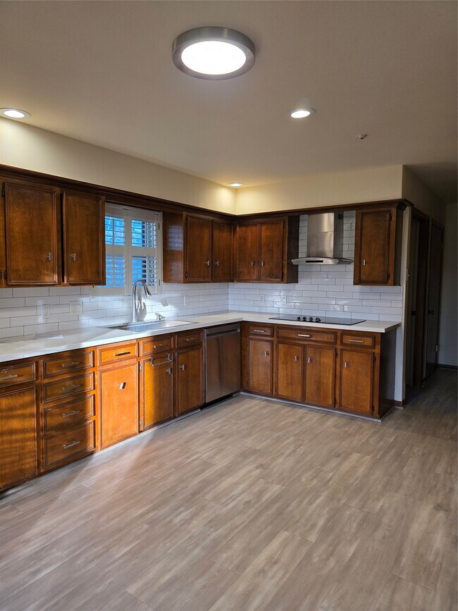 Building Photo - 406 Fox Briar Ln