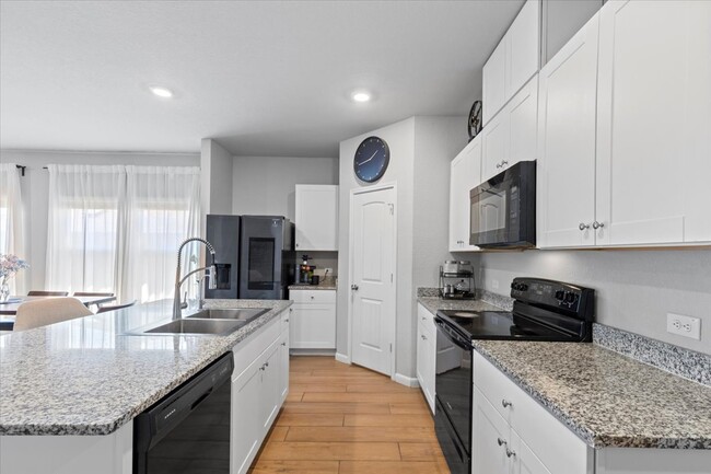 Building Photo - 5801 Brocade Dr