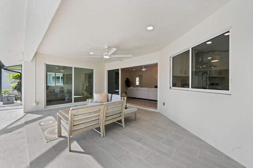 Building Photo - 210 Divinci Dr