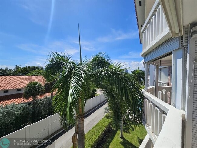 Building Photo - 3199 S Ocean Dr