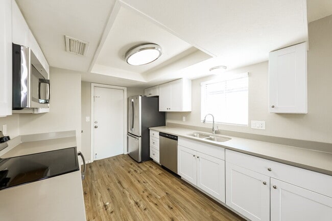 Building Photo - 4124 N 106th Ave