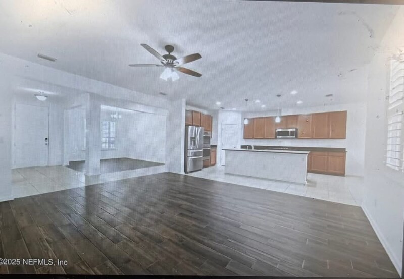 Building Photo - 1002 Wetland Ridge Cir