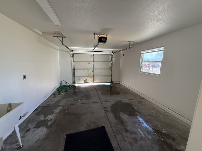 Garage - 7080 E Pueblo Ave