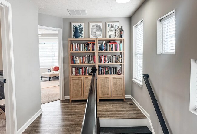 Building Photo - 163 Steeples Blvd