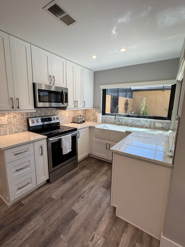 Building Photo - 3955 Glen Oaks Manor Dr