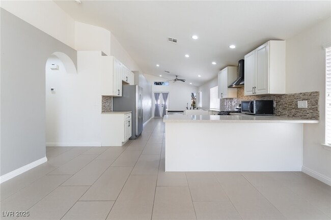 Building Photo - 9216 Sun Rose Ave