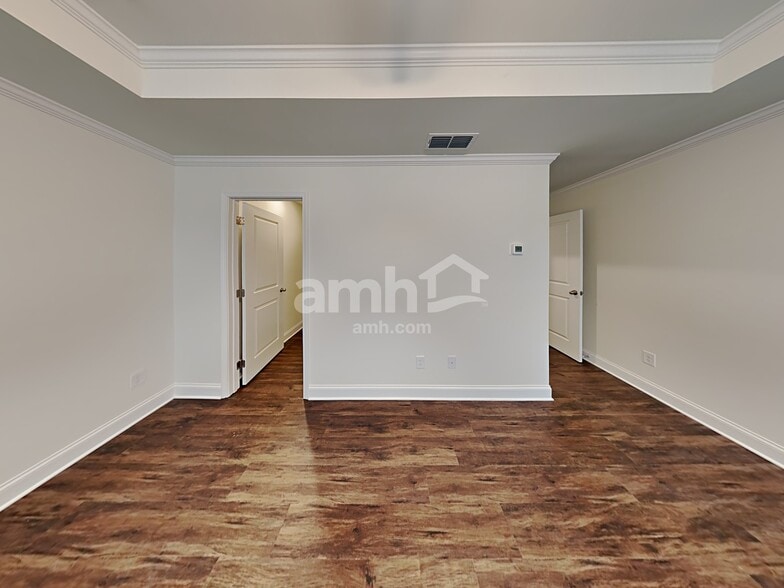 Building Photo - 825 Headland Way