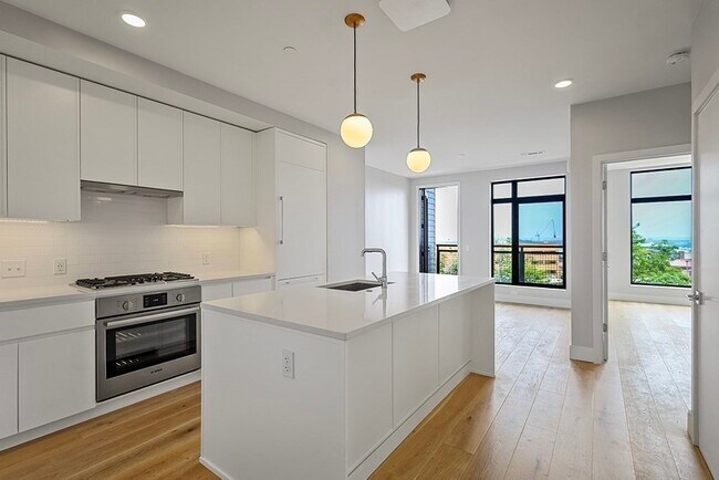 Building Photo - 191 Washington St