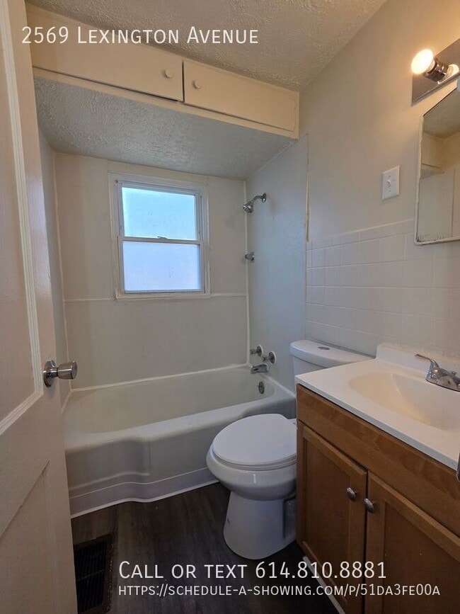 Building Photo - 2569 Lexington Ave