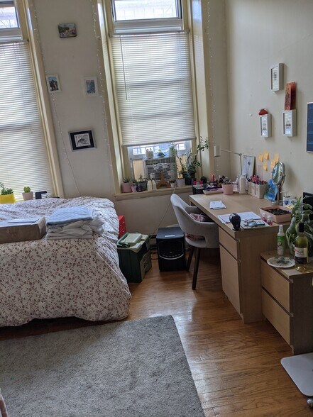 Building Photo - 3909 Pine St