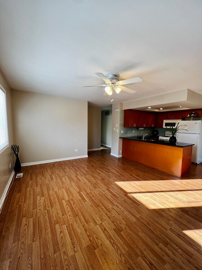 Building Photo - 2077 N Ginger Creek Cir