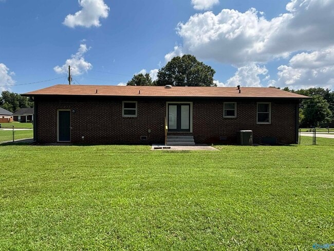 Building Photo - 104 Gann Ave