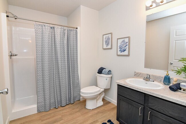 Building Photo - 3 Bedroom, Single-story Townhomes for rent...