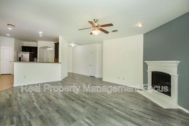 Building Photo - 500 Lipizzan Ln