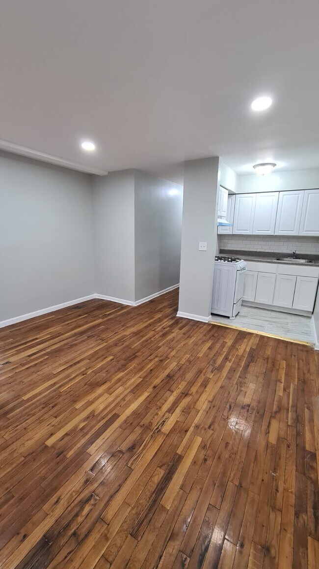 76 Grafton Ave B10 - 77 Grafton Ave