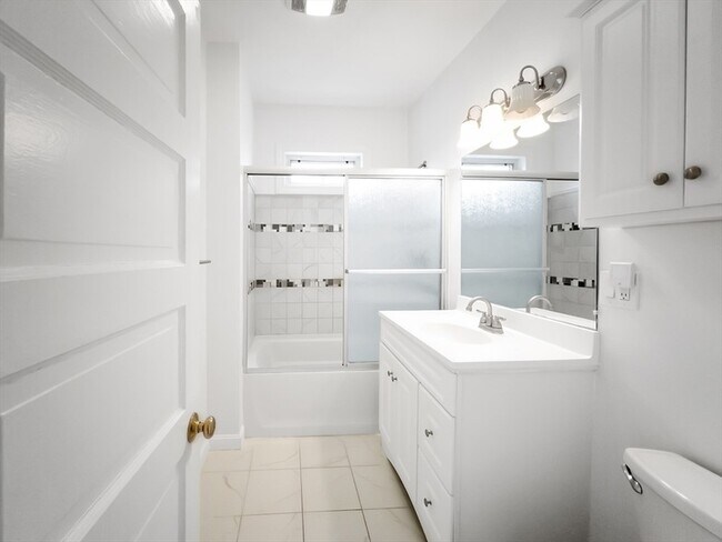 Building Photo - 24 Montvale St