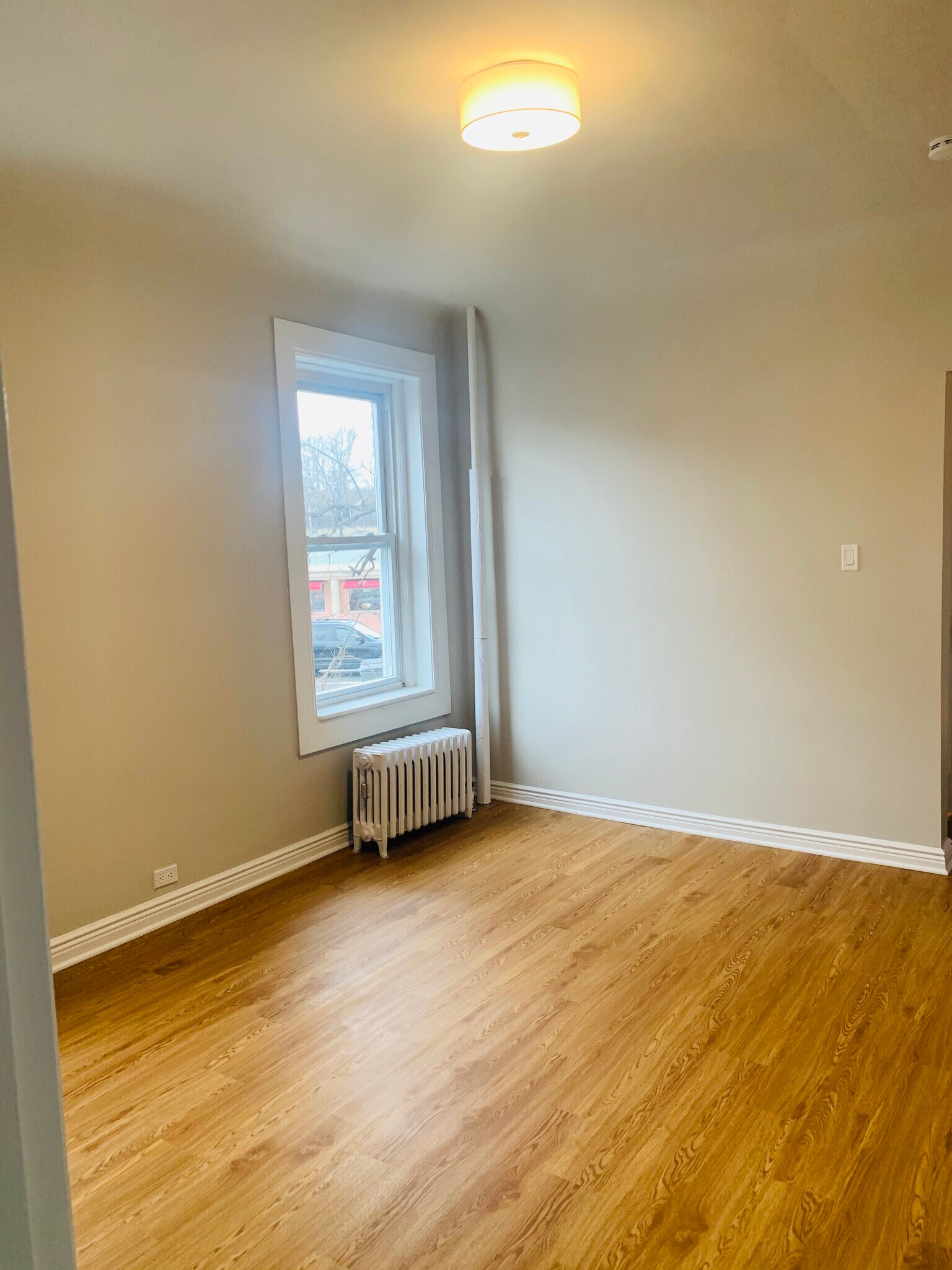 Building Photo - 35 Conger St