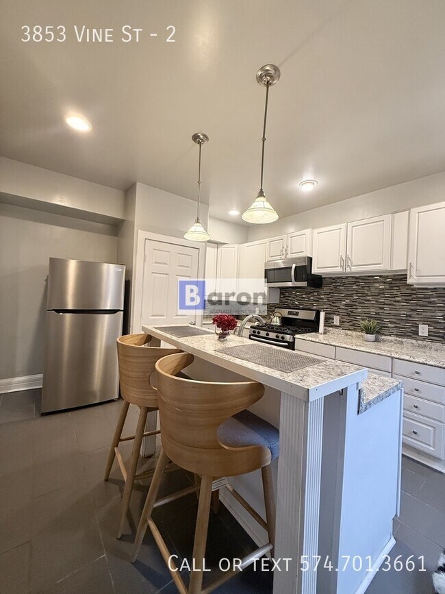 Building Photo - 3853 Vine St