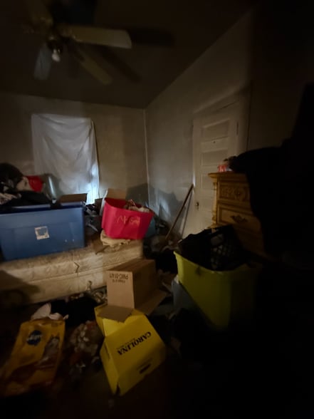 Building Photo - 1096 W Green St