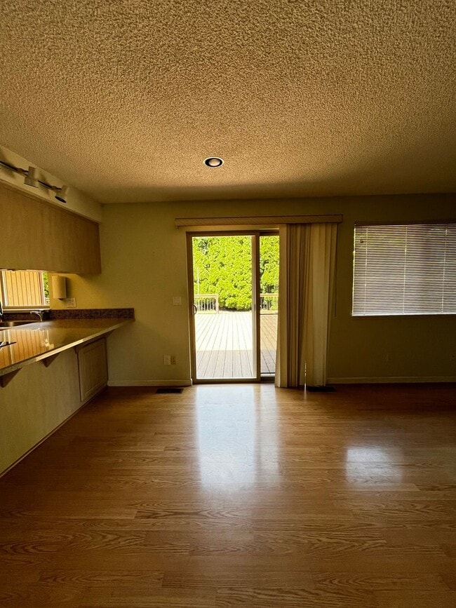 Building Photo - Gorgeous 3 BD 2.25 BA Home on 2 Acres!