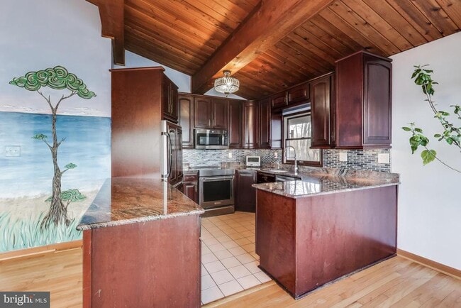 Building Photo - 418 Point Mary Cir