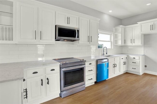 Building Photo - 410 Bolden St