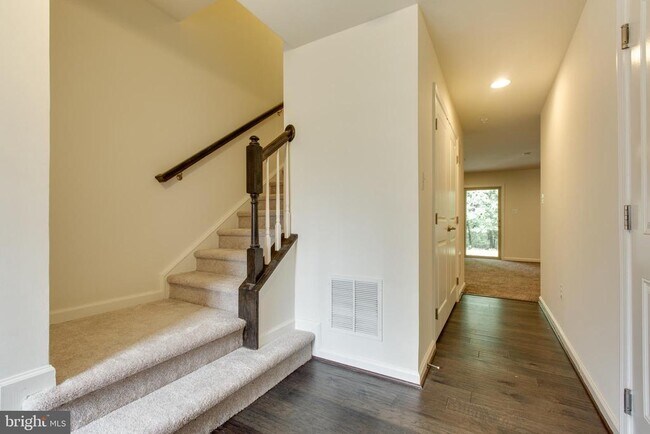 Building Photo - 7231 Winding Hills Dr